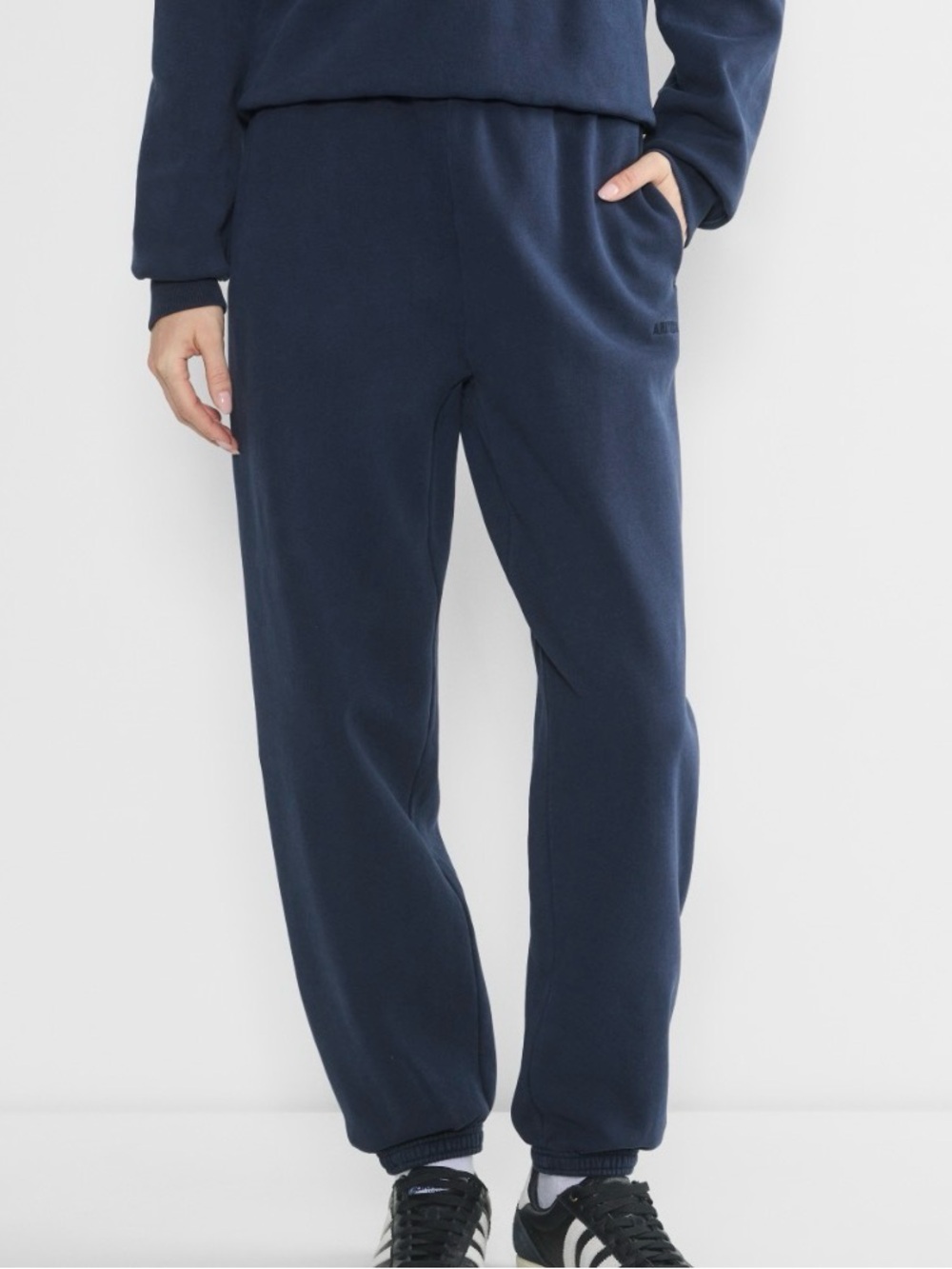Aritzia TNA logo Sweatfleece navy blue sweatpants